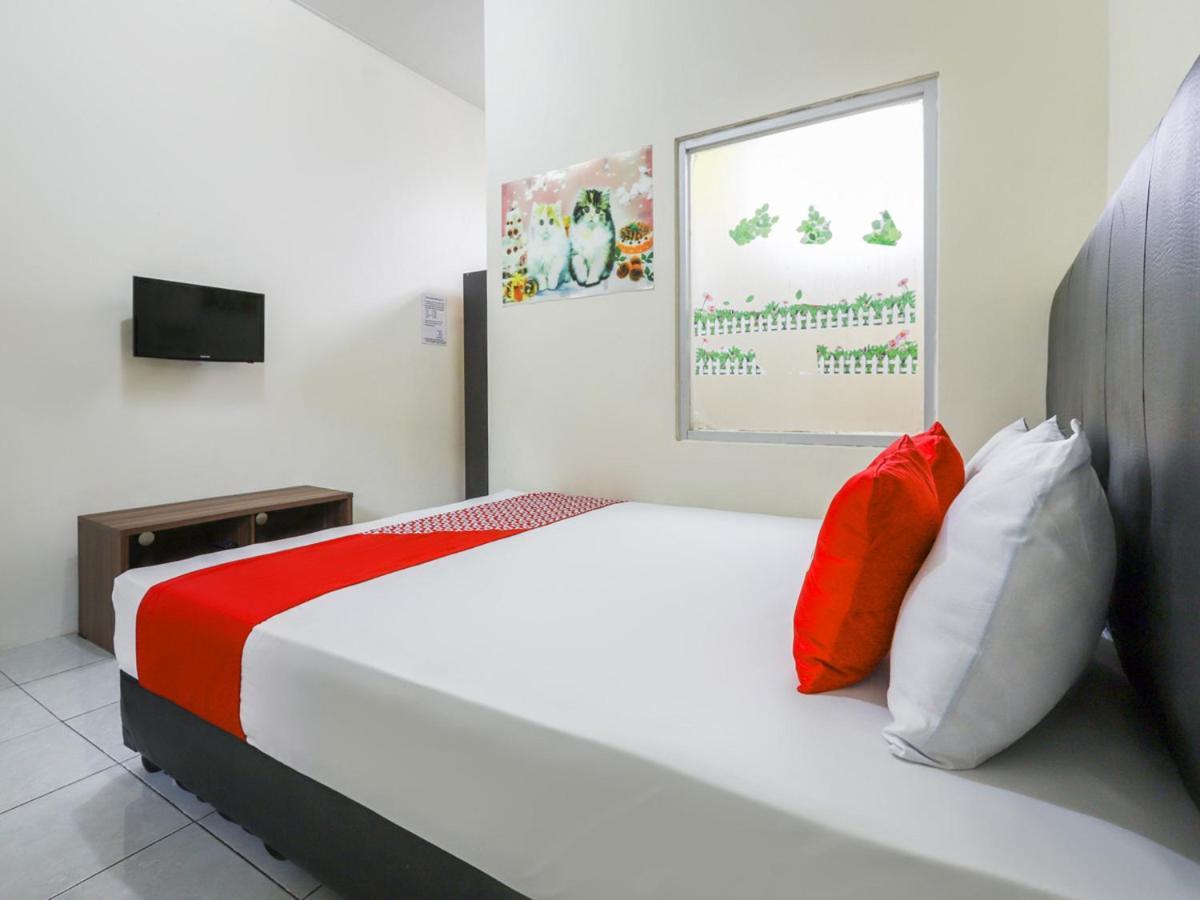 Oyo 3830 Dfarys Gh Syariah Hotel Balikpapan  Exterior photo
