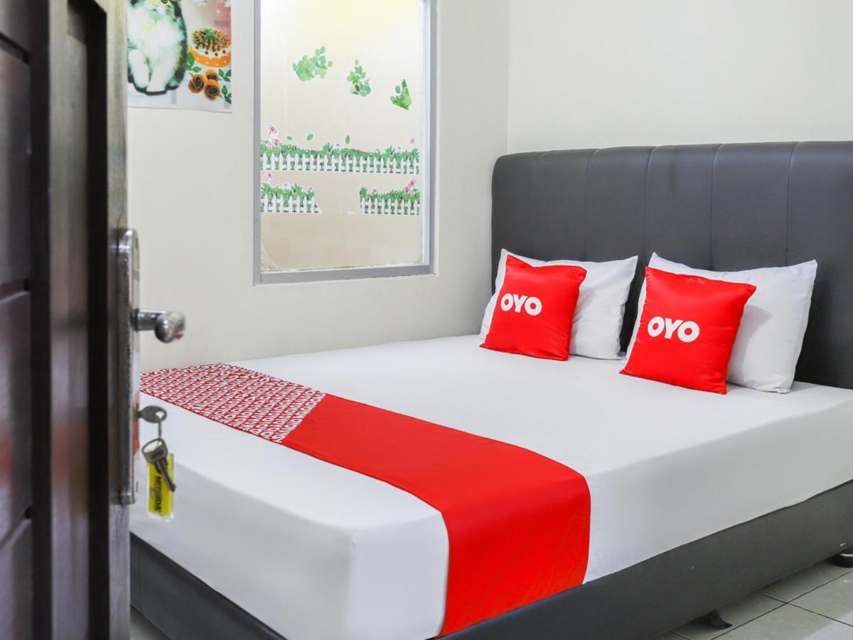 Oyo 3830 Dfarys Gh Syariah Hotel Balikpapan  Exterior photo