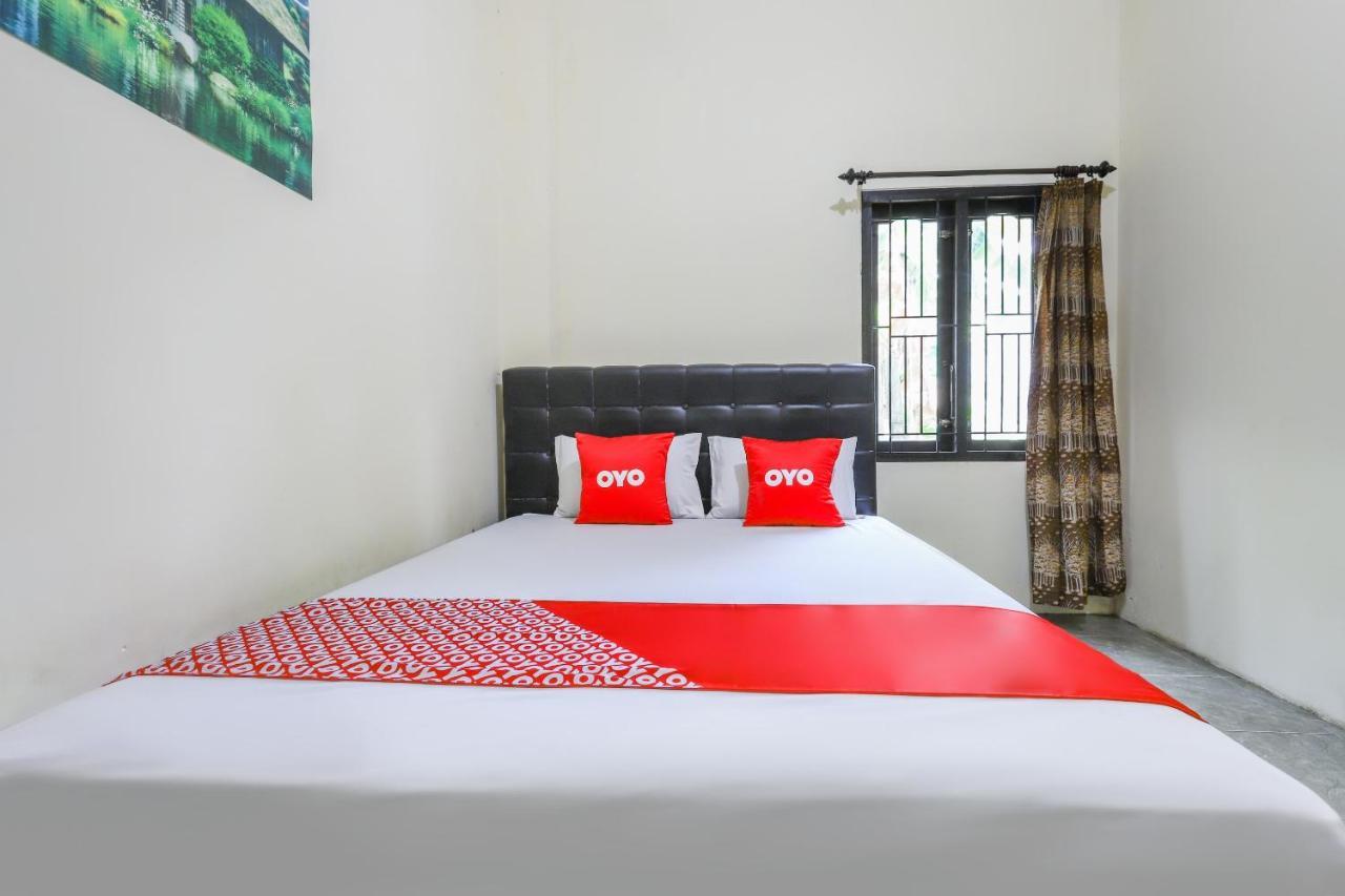 Oyo 3830 Dfarys Gh Syariah Hotel Balikpapan  Exterior photo